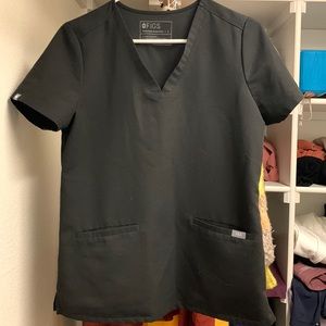 Black figs scrub top